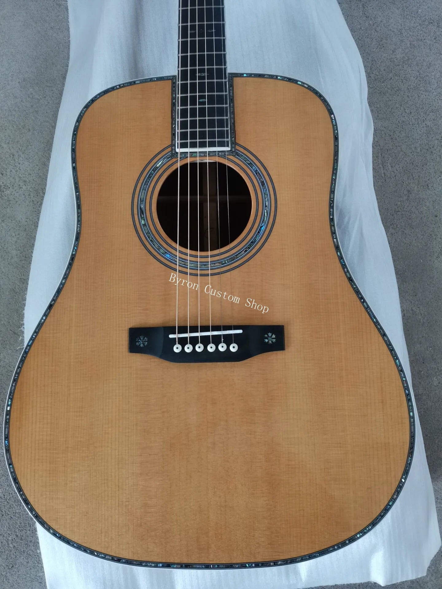 Free Shipping Customize Upgrade Natural 42 Model Classic Acoustic Dreadnought Guitar Popular Guitars