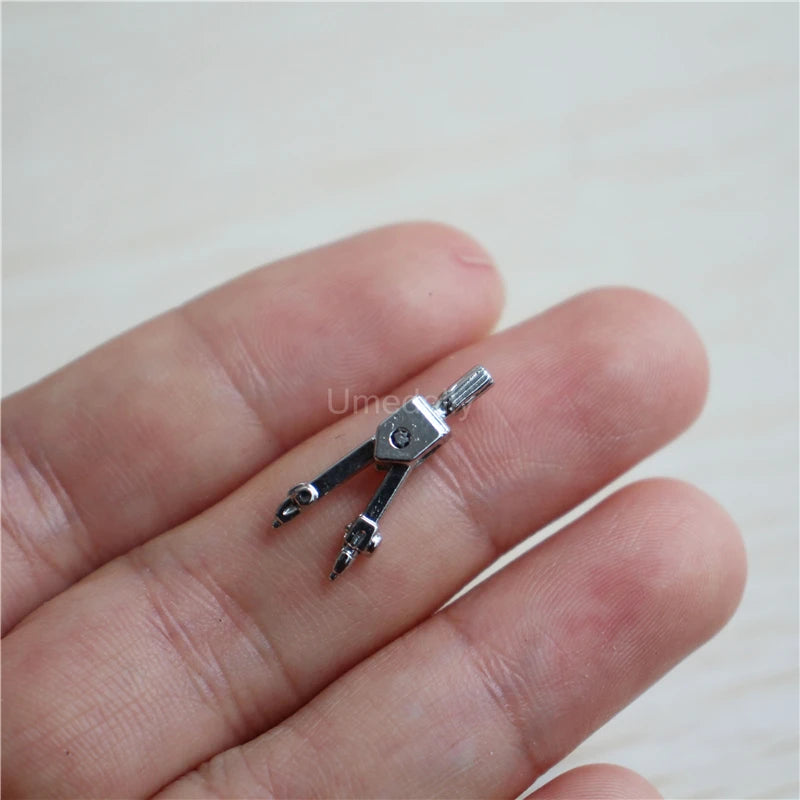 1/12 Scale Minaiture Dollhouse Stationery Mini Notebook Push Pin Model for OB11 BJD Doll Accessories Toy