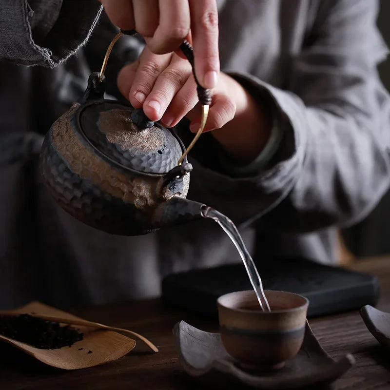 Stoneware Hammer Loop-Handled Teapot Handmade Japanese Style Retro Tea Pot Ceramic Ceramic Tea Pot Traditional Chinese Tea Set