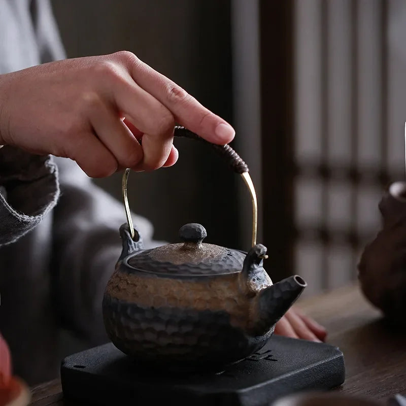 Stoneware Hammer Loop-Handled Teapot Handmade Japanese Style Retro Tea Pot Ceramic Ceramic Tea Pot Traditional Chinese Tea Set
