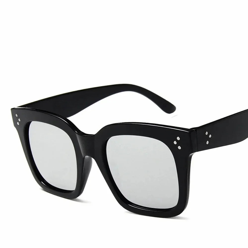 2025 Sunglasses Lady Flat Top Eyewear Lunette Femme Women Luxury Brand Sunglasses Women Rivet Sun Glasse UV400