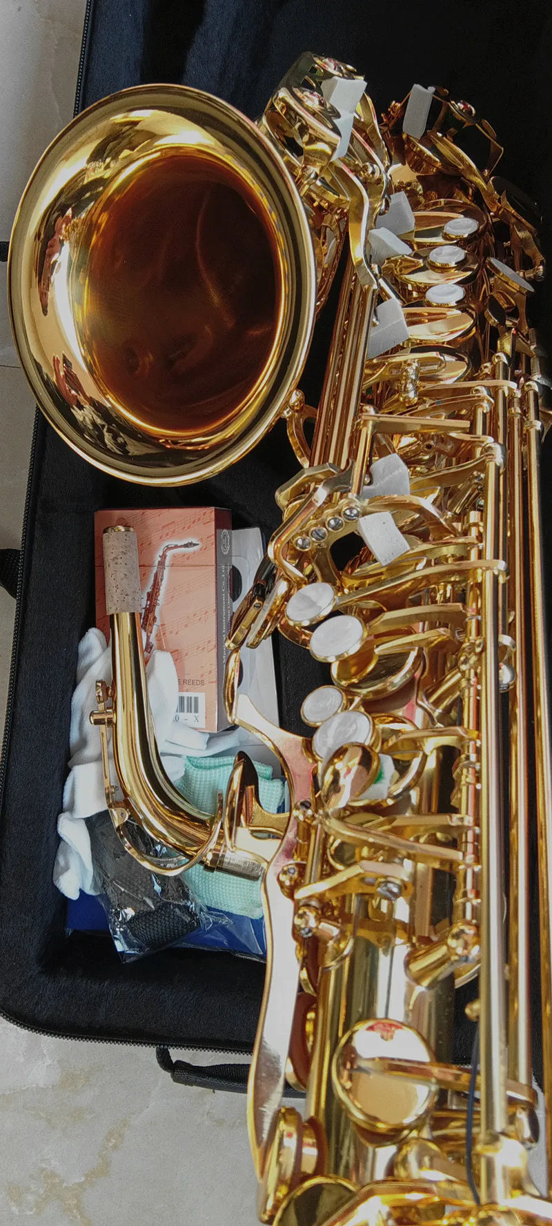 Alto Saxophone 802 Wholesale-Hot Alto Eb Golden Sax Flat Musical Instruments Professional Saxophone Mouthpiece and Case