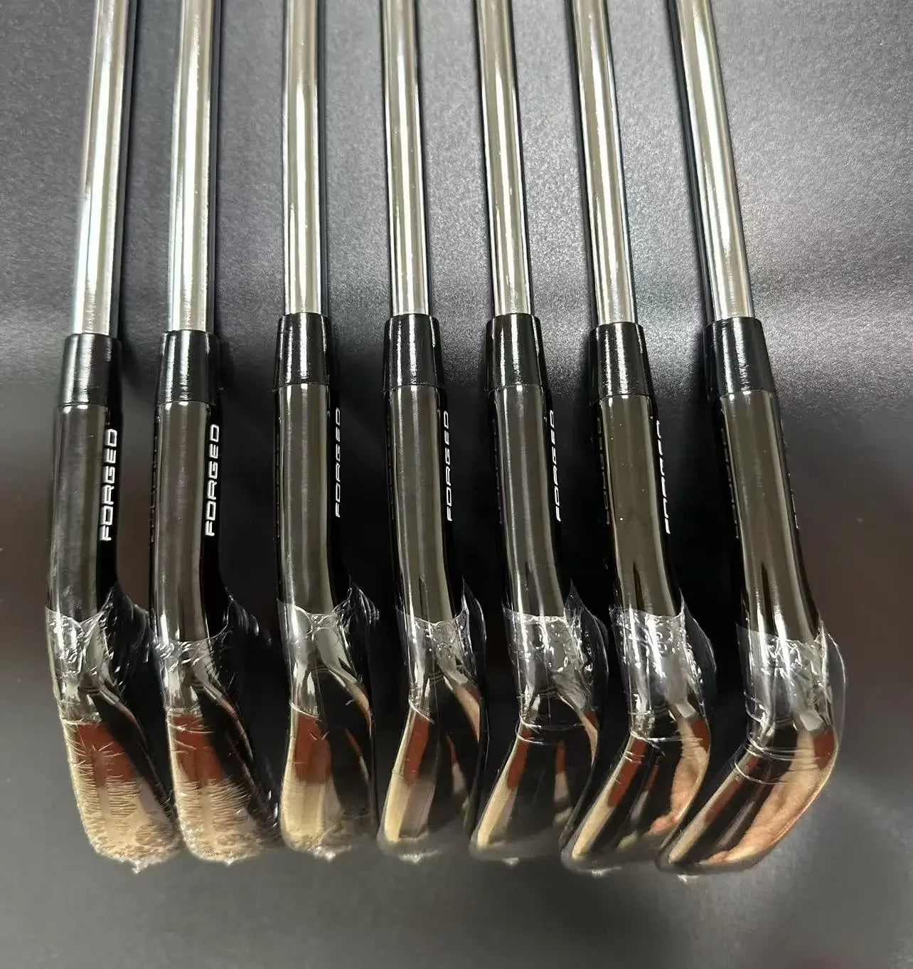 New Brand Golf Irons Set P 790 456789p With Shaft and Grip P790 Golf Club Iron Set 7pcs Head Cover
