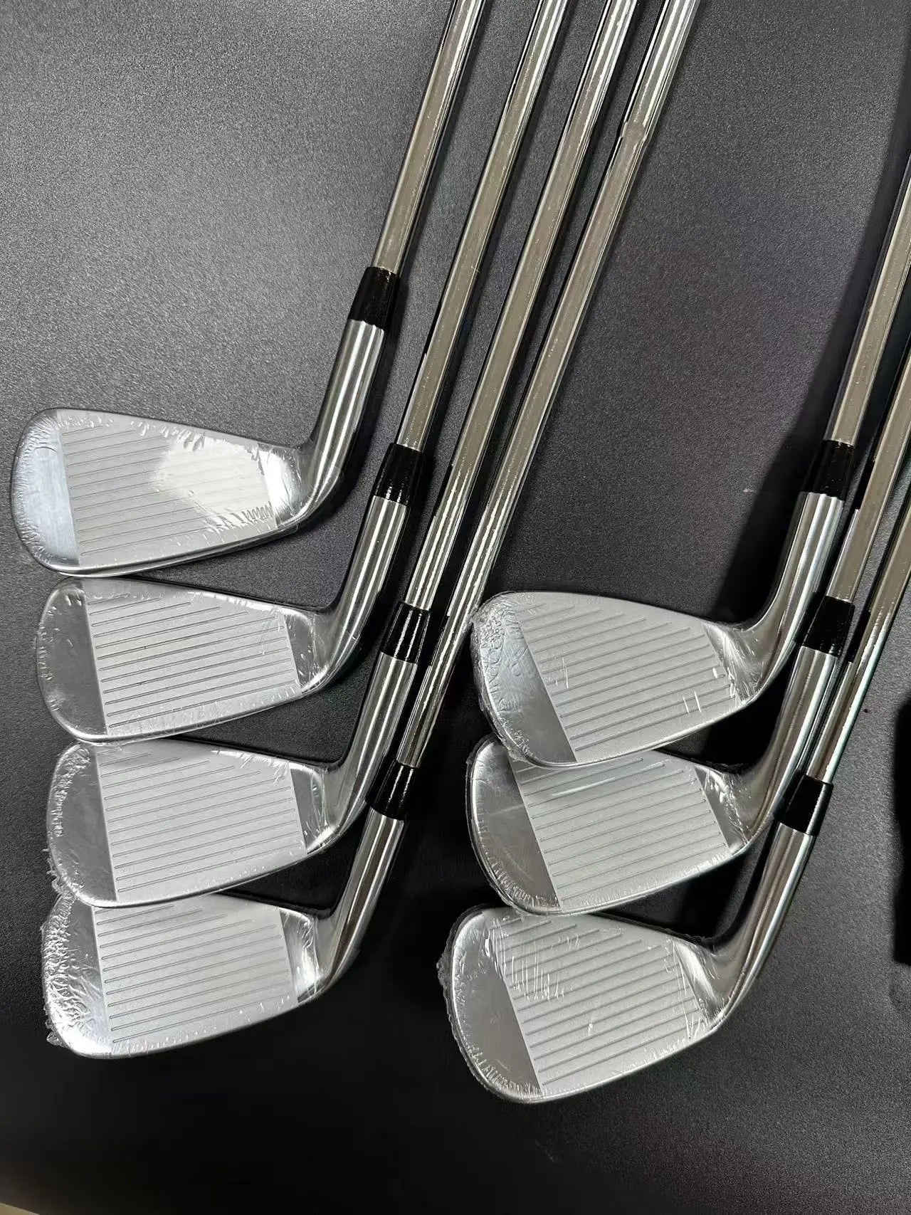 New Brand Golf Irons Silver Color Set P 790 456789p With Shaft and Grip P790 Golf Club Iron Set 8pcs Head Cover Free Shipping
