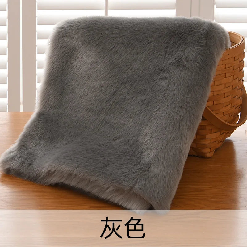 2.5cm Imitation Rabbit Fox Fur Grass Counter Decoration Carpet Clothing Scarf Animal Fur Suit Fabric