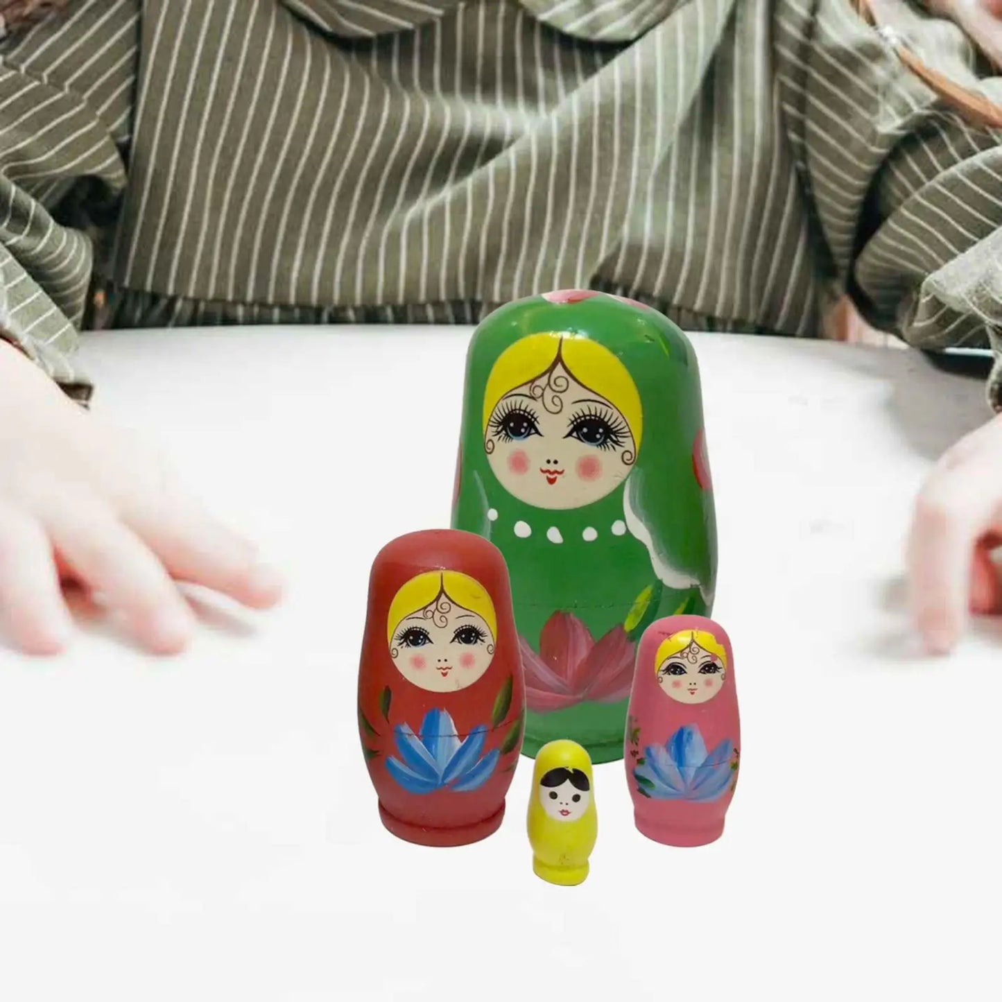 4 Pieces/Set of Wooden Russian Nesting Doll 4 Layers Hand Painted Nesting Christmas Gift for Kids Boy Girl Home Decoration