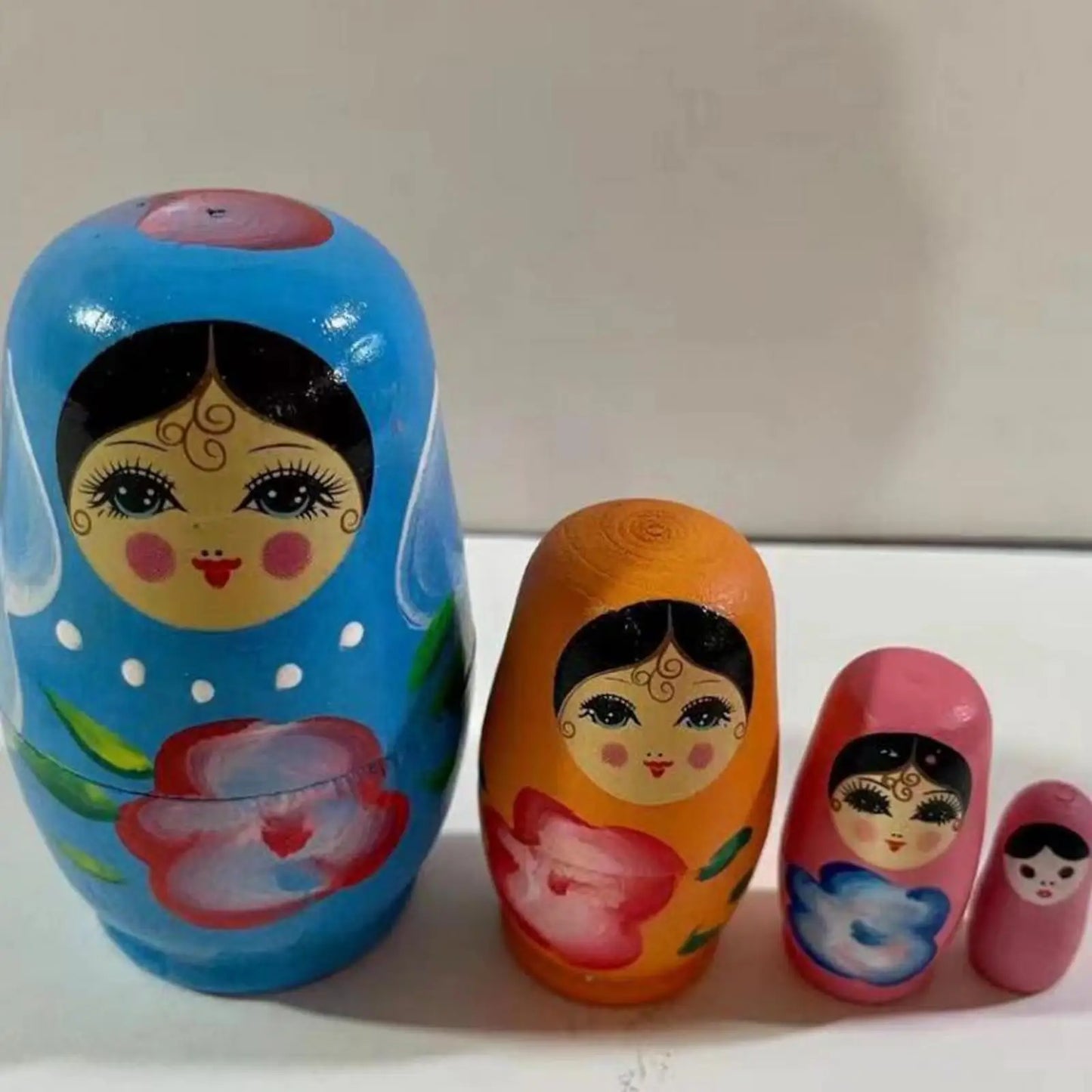 4 Pieces/Set of Wooden Russian Nesting Doll 4 Layers Hand Painted Nesting Christmas Gift for Kids Boy Girl Home Decoration