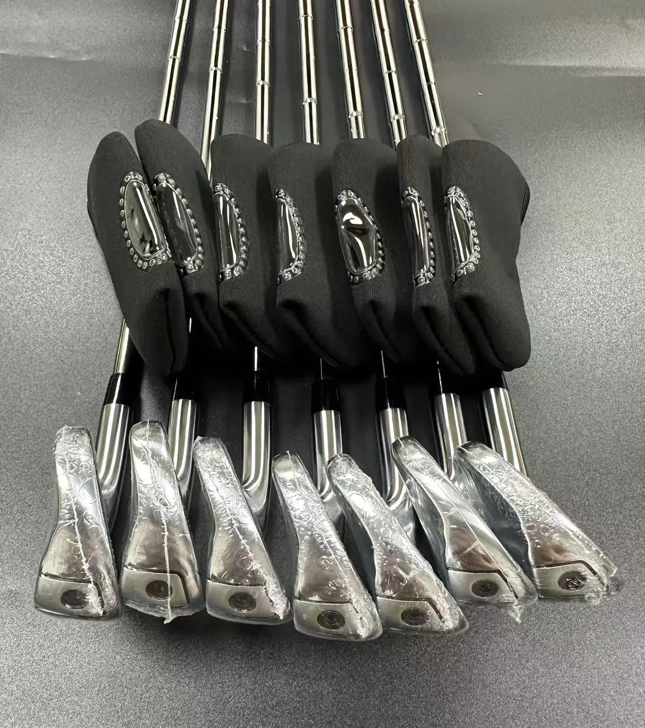 New Brand Golf Irons Silver Color Set P 790 456789p With Shaft and Grip P790 Golf Club Iron Set 8pcs Head Cover Free Shipping