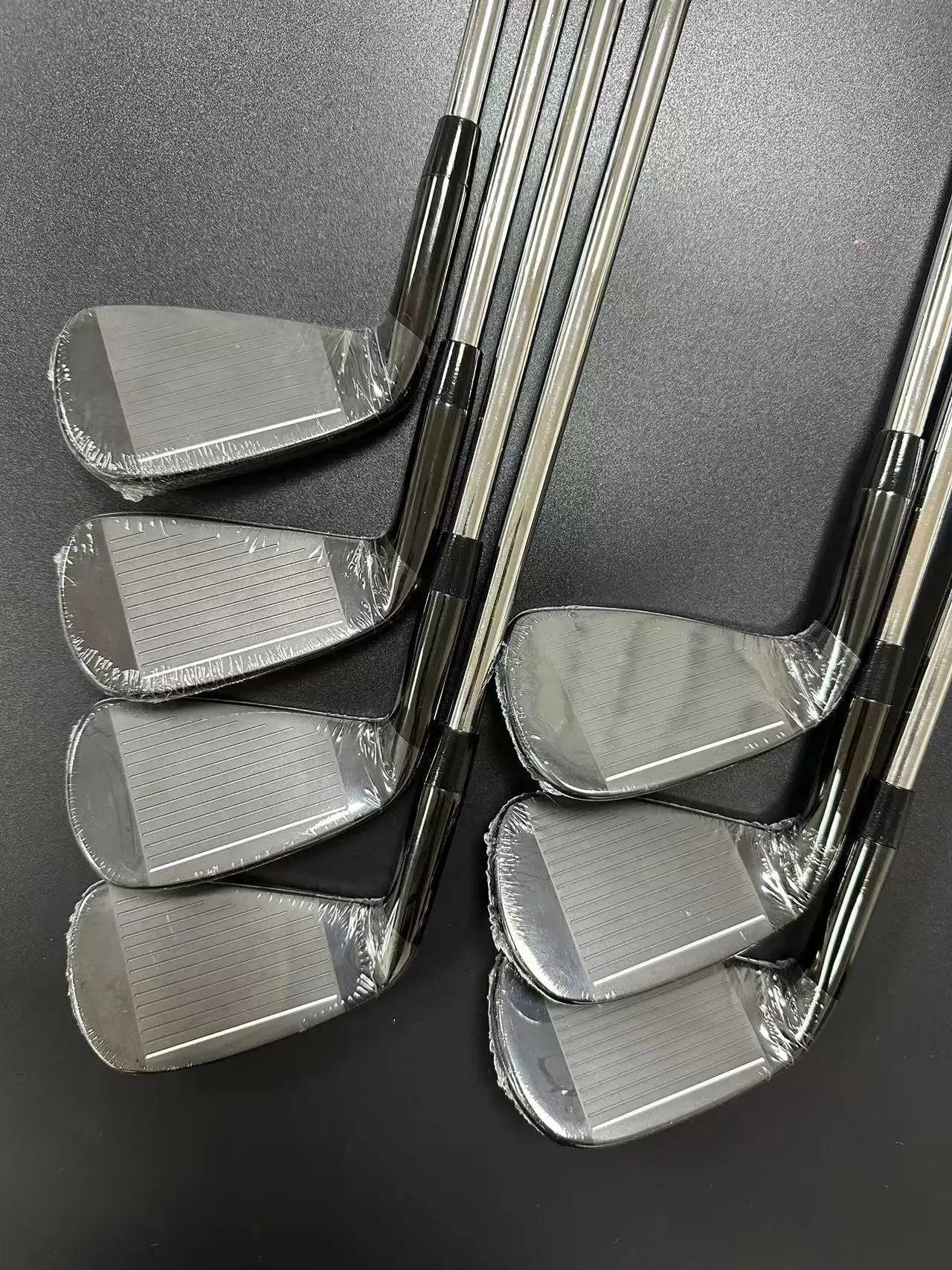 New Brand Golf Irons Set P 790 456789p With Shaft and Grip P790 Golf Club Iron Set 7pcs Head Cover