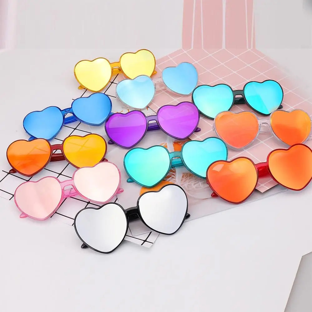 Summer Heart Sunglasses Trendy Heart Shaped Sun Glasses for Women Party Halloween Cosplay Glasses UV400 Protection Eyewear