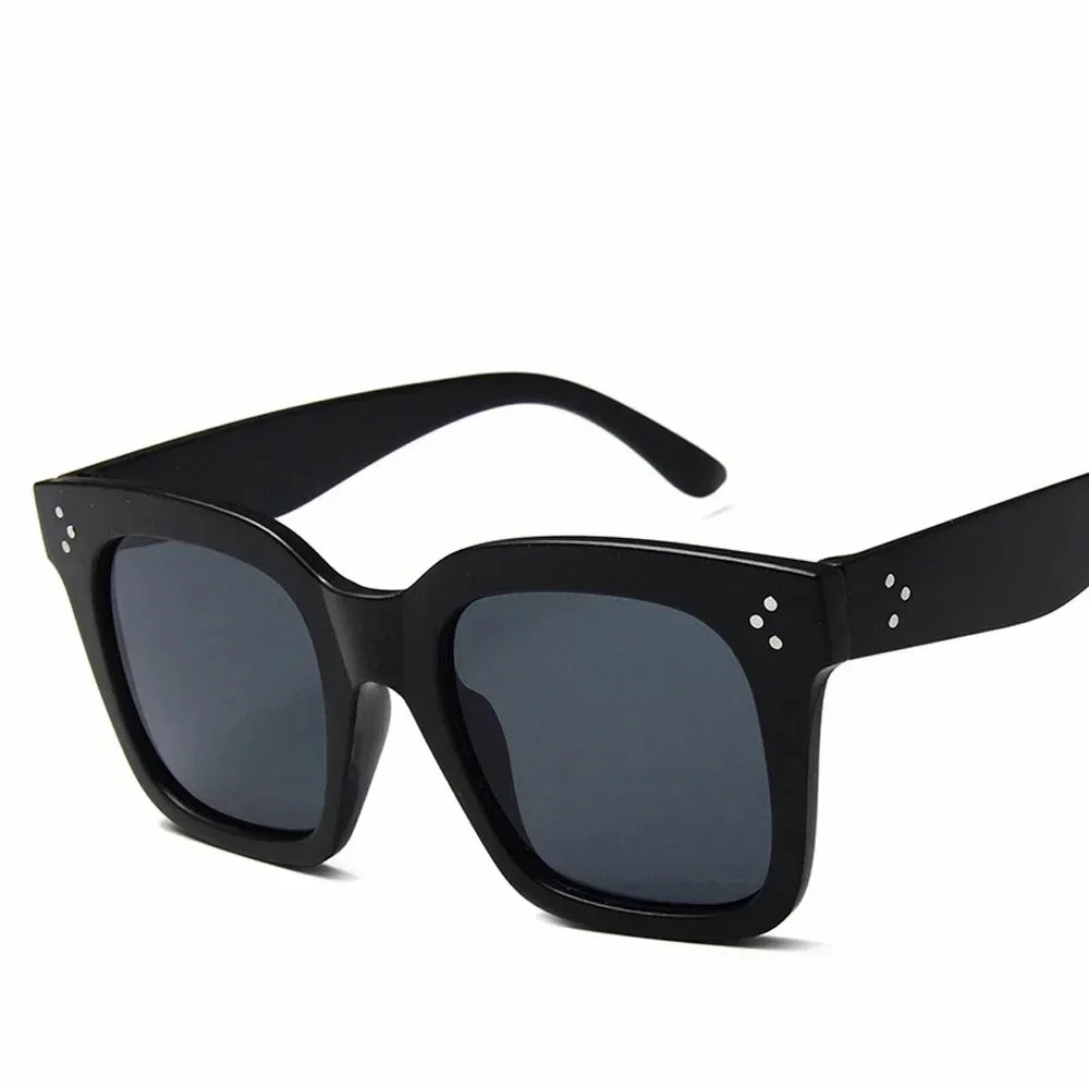 2025 Sunglasses Lady Flat Top Eyewear Lunette Femme Women Luxury Brand Sunglasses Women Rivet Sun Glasse UV400