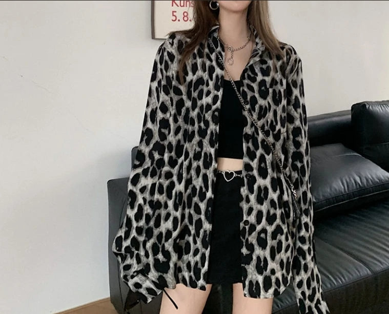 Design Sensation Hot Street Hong Kong Style Leopard Print Long Sleeved Women's Clothing 2025 Spring New Mid Length Shirt