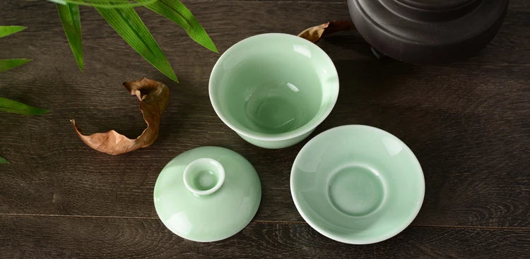 Chinese Celadon Gai Wan Tea Set Bone China Tea Cup Dehua Gaiwan Tea Porcelain Teacup Tea Set for High-Quality Creative Kettle