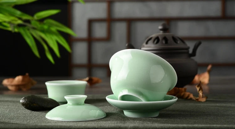 Chinese Celadon Gai Wan Tea Set Bone China Tea Cup Dehua Gaiwan Tea Porcelain Teacup Tea Set for High-Quality Creative Kettle