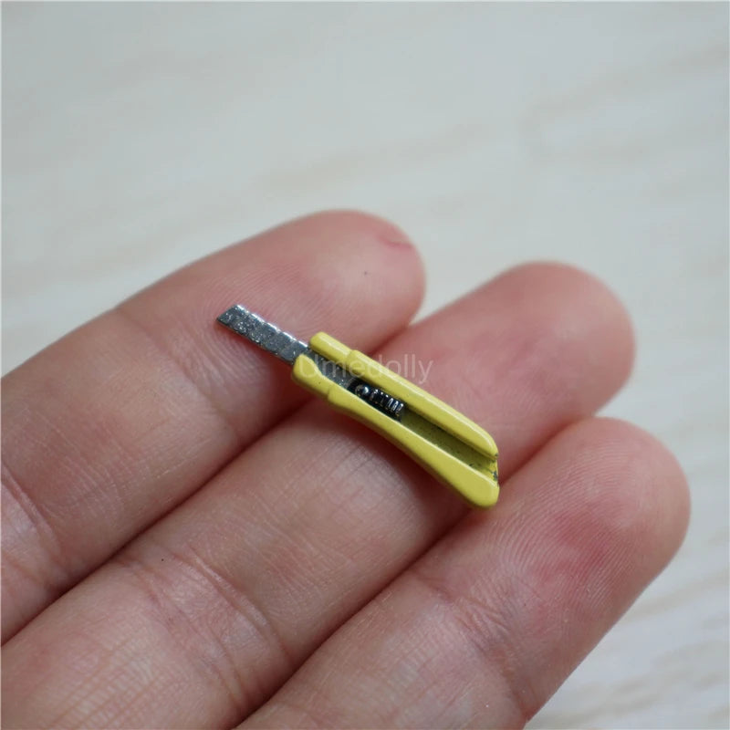 1/12 Scale Minaiture Dollhouse Stationery Mini Notebook Push Pin Model for OB11 BJD Doll Accessories Toy
