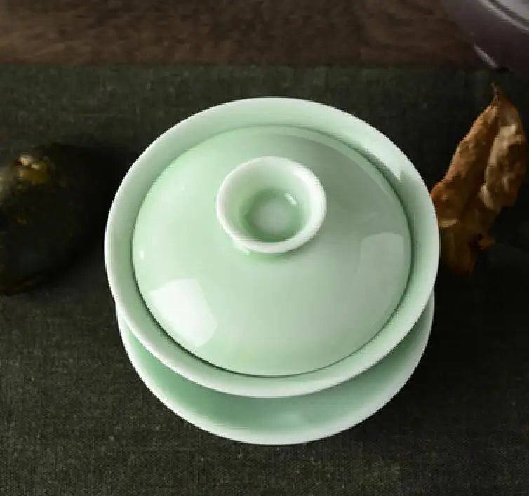 Chinese Celadon Gai Wan Tea Set Bone China Tea Cup Dehua Gaiwan Tea Porcelain Teacup Tea Set for High-Quality Creative Kettle