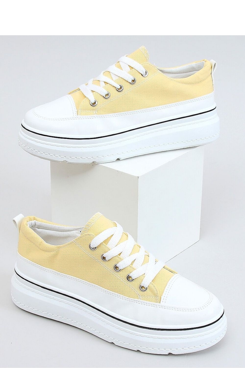 Sneakers Model 153385 Inello