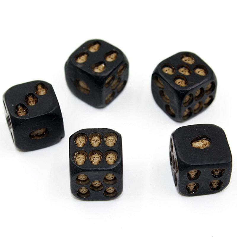 New 5pcs/Set 18mm Resin Skull Dice Statue Halloween Board Game Dice Office Desk Decor Toy Halloween Party Decoration