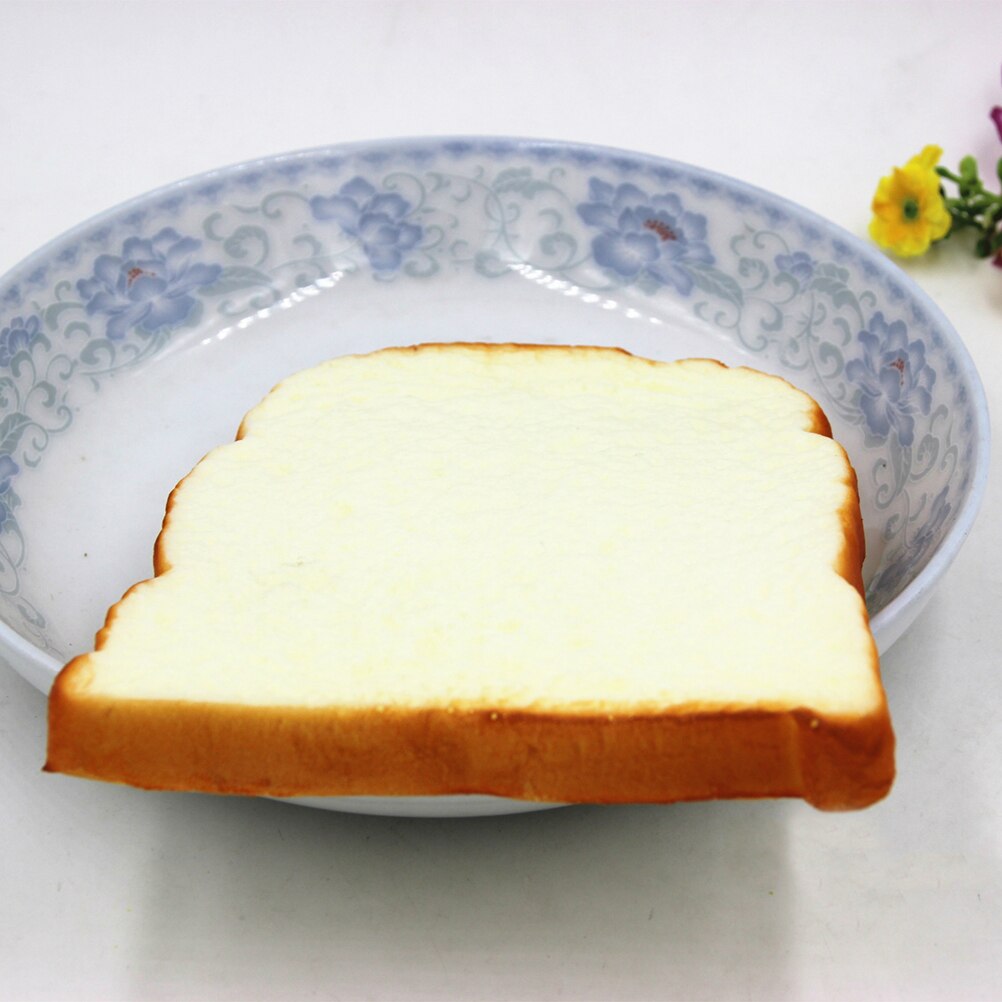 1PC Hot 14CM Jumbo Soft Scent Sliced Bread Toast Kids Toy Hand Pillow Decoration Crafts Miniature Kids Kitchen Toys