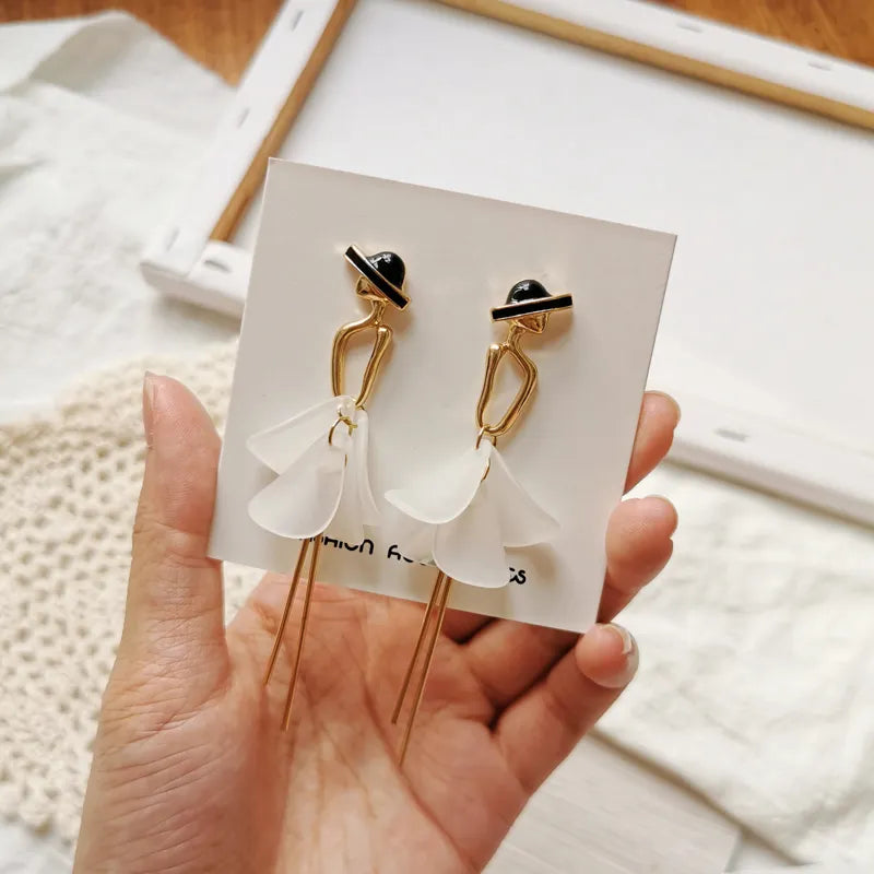 Trendy Earrings Flowers Stud Earrings for Women Vintage Creative Temperament Contracted Woman Stud Earrings Fine Jewelry