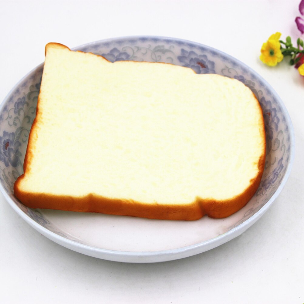 1PC Hot 14CM Jumbo Soft Scent Sliced Bread Toast Kids Toy Hand Pillow Decoration Crafts Miniature Kids Kitchen Toys