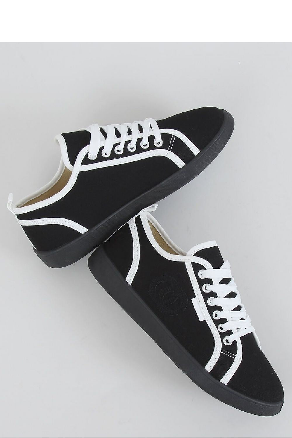 Sneakers Model 152034 Inello