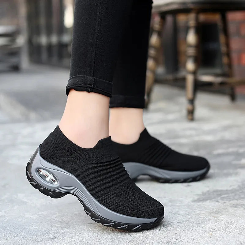 2023 Spring Women Sneakers Shoes Flat Slip on Platform Sneakers for Women Black Breathable Mesh Sock Sneakers Shoes