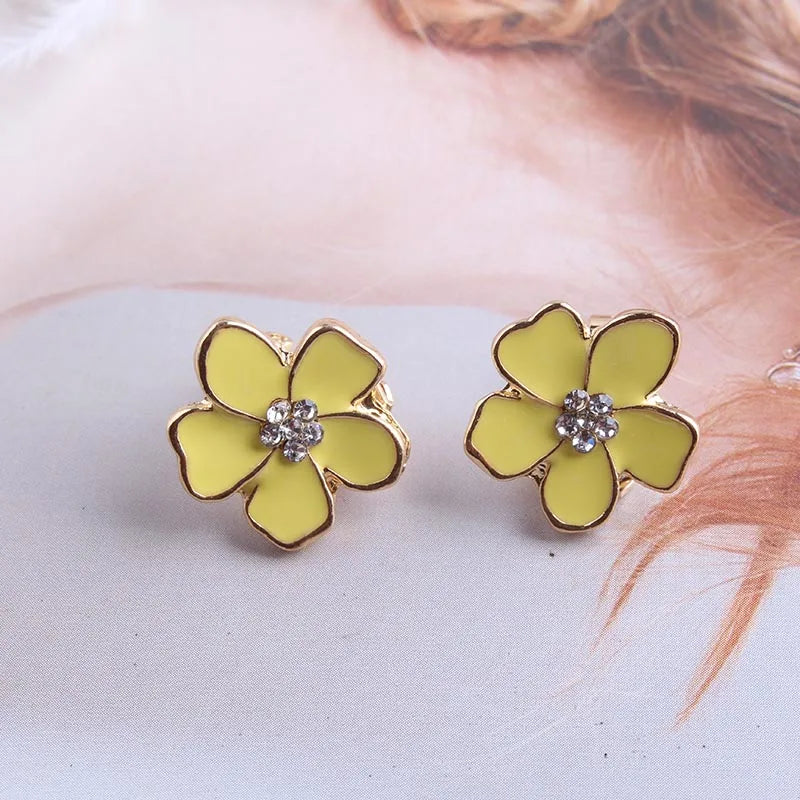 Korea Style Flower Shape Enamel Clip on Earrings Without Piercing for Girls Party Cute Lovely No Hole Ear Clip Jewelry