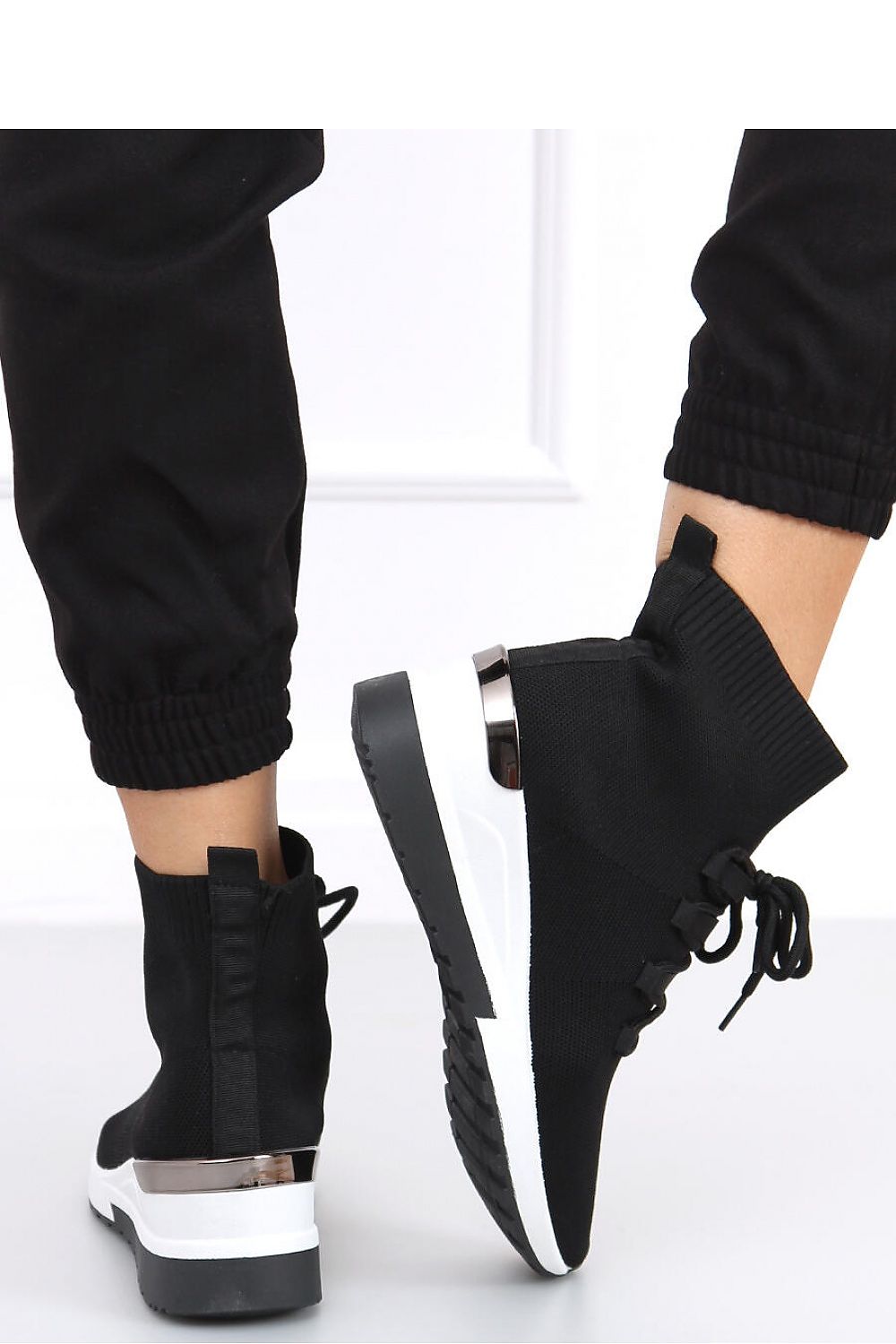 Sport Shoes Model 161369 Inello