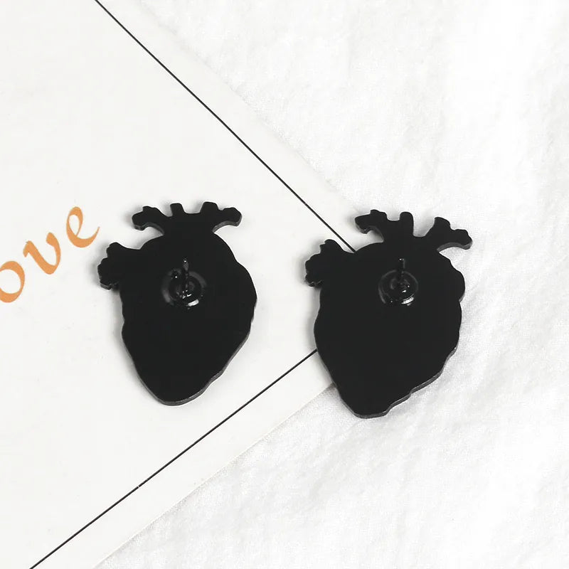 19style Anatomical Heart Enamel Pins Medical Anatomy Brooch Heart Neurology Pins for Doctor and Nurse Lapel Pin Bags Badge