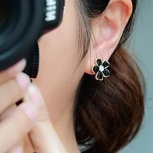 Korea Style Flower Shape Enamel Clip on Earrings Without Piercing for Girls Party Cute Lovely No Hole Ear Clip Jewelry