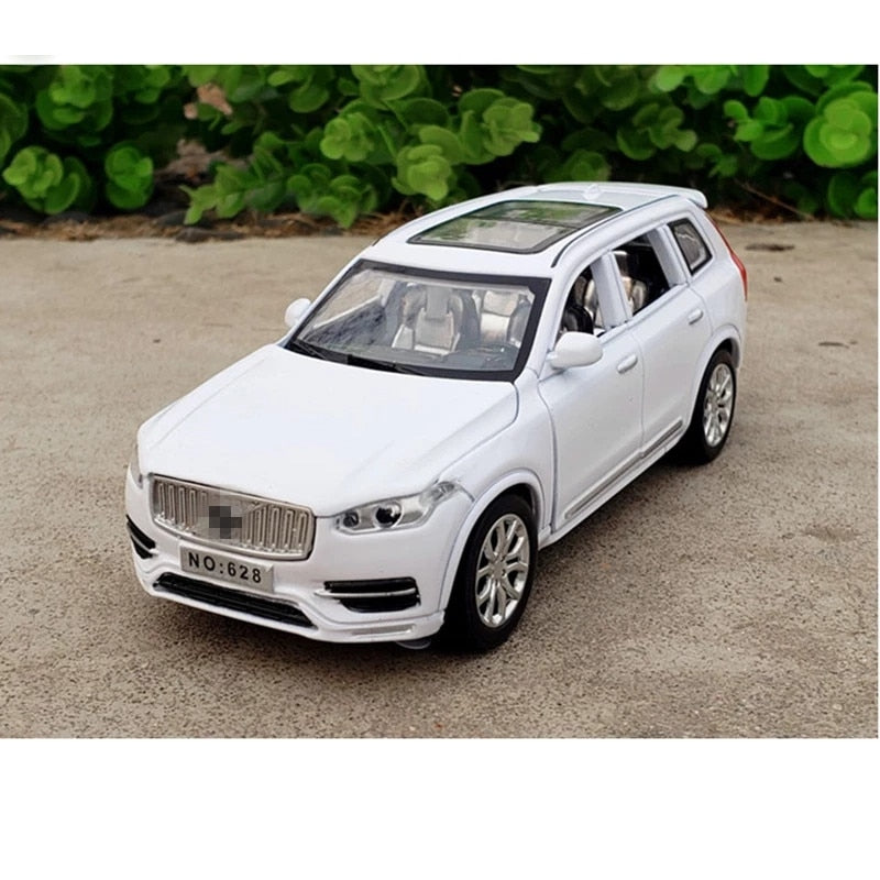 1:32 XC90 Diecast Cars Model Toy Openable Doors Pull Back Music Light Car Toys for Kids Children
