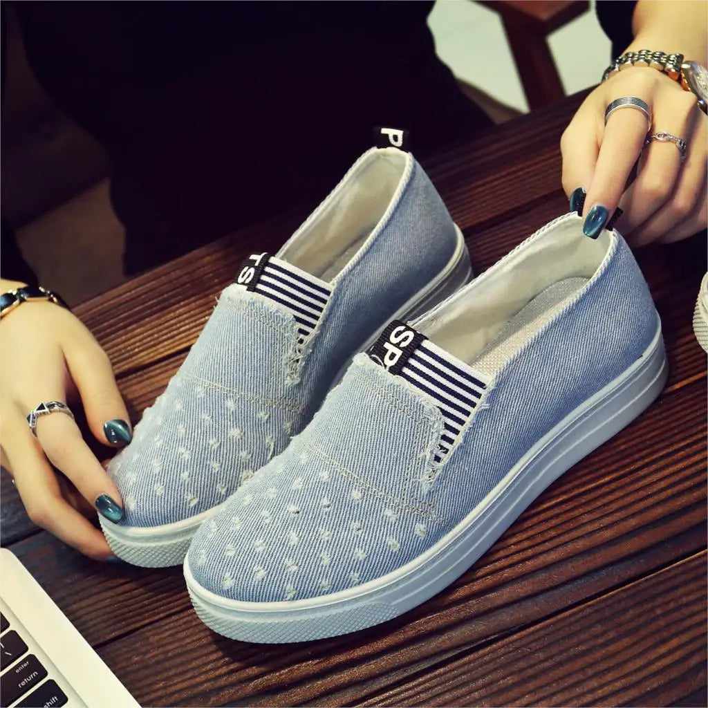 Women Denim Shoes Flats Fashion Casual Jeans Shoes Girl Classic Soft Flats Soles Students Spring Canvas Shoes Lady New Arrival