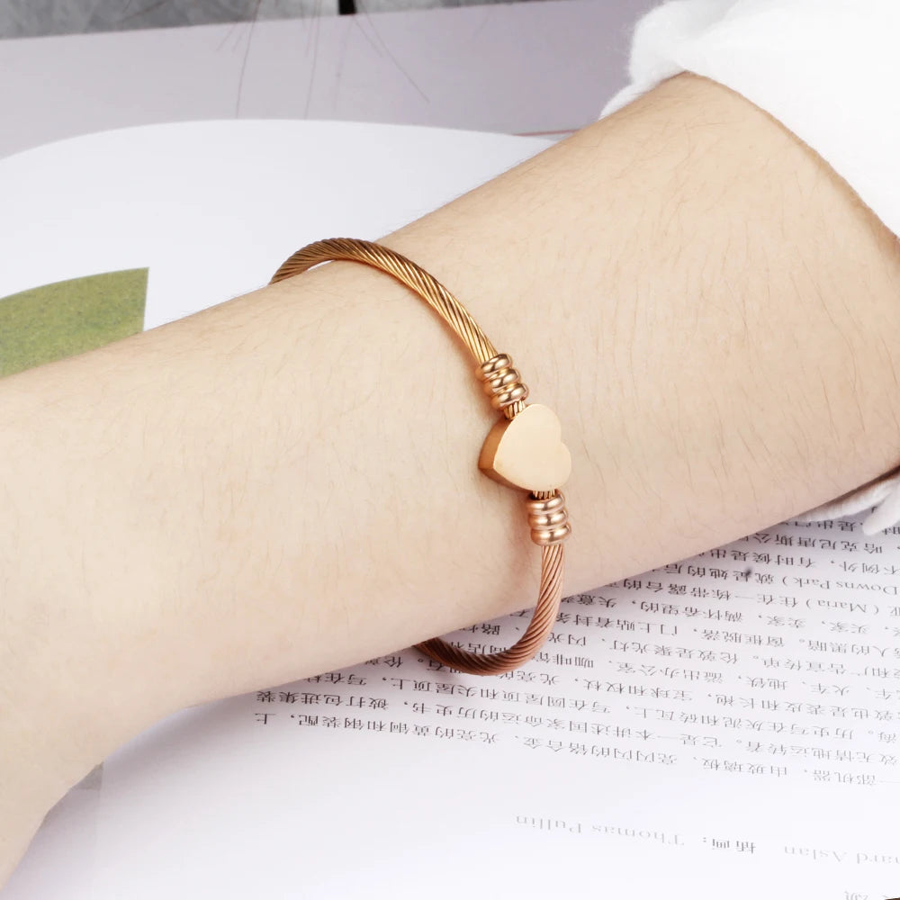 Fashion 3Colors Jewelry Women's Bijoux Bangles Stainless Steel Twisted Cable Wire Heart Charm Bracelet Bangle for Design