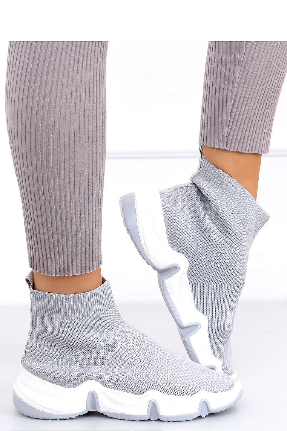 Sport Shoes Model 161411 Inello
