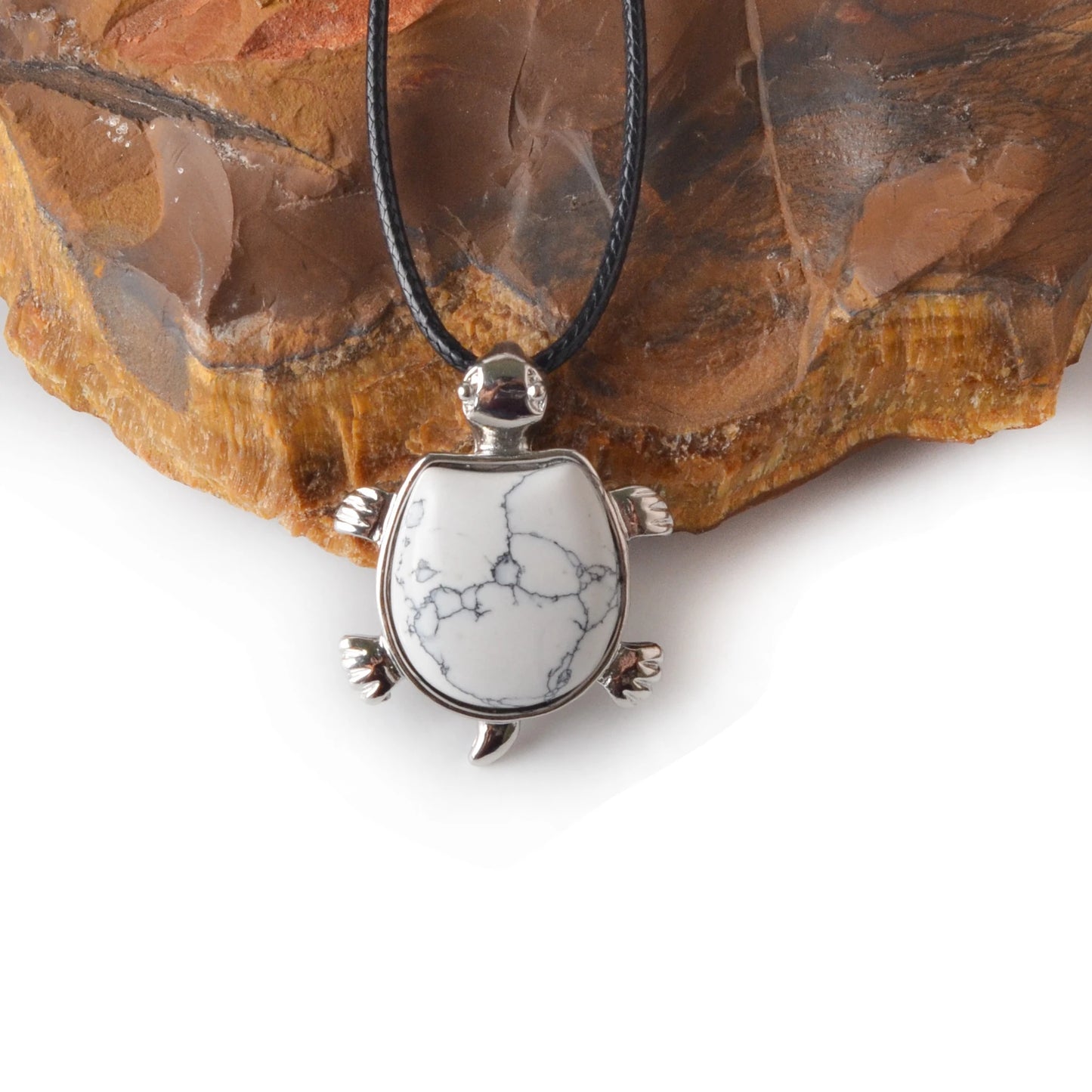 Howlite Turtle Nacklace Pendant Natural Semi Precious Stones Give for Men and Women