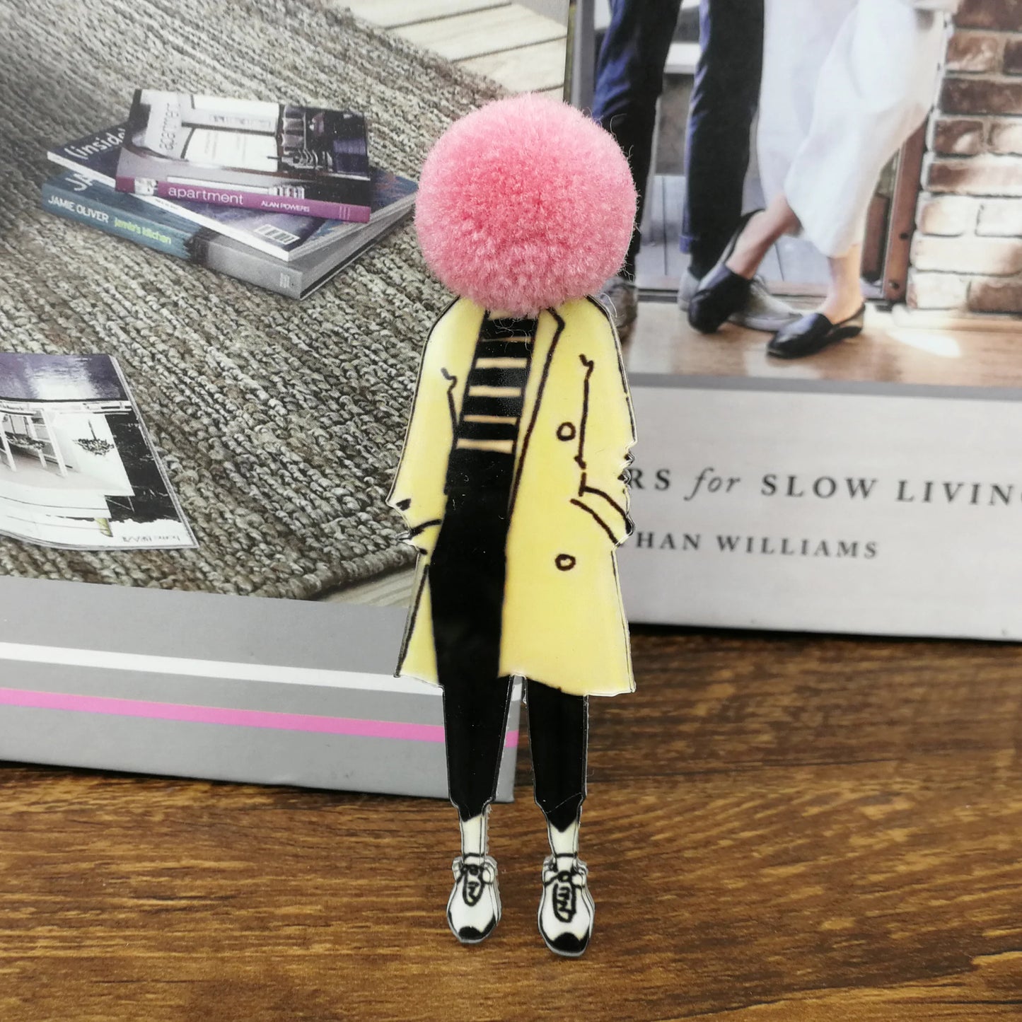 Fashion Brooch Pins for Woman Brooches Girls Face Cartoon Models Acrylic Brooches Kawaii Pompom Clothing Jewelry Accessories