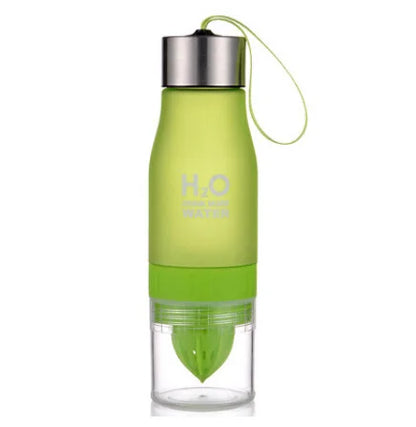 Hot ! 2022 Xmas Gift 650ml Water Bottle Plastic Fruit Infusion Bottle Infuser Drink Outdoor Sports Juice Lemon Portable Kettle