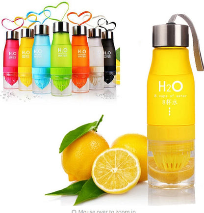 Hot ! 2022 Xmas Gift 650ml Water Bottle Plastic Fruit Infusion Bottle Infuser Drink Outdoor Sports Juice Lemon Portable Kettle