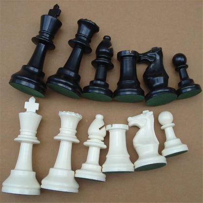 32 Medieval Chess Pieces/Plastic Complete Chessmen International Word Chess Game Entertainment Black&White 64/77mm