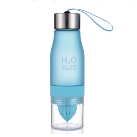 Hot ! 2022 Xmas Gift 650ml Water Bottle Plastic Fruit Infusion Bottle Infuser Drink Outdoor Sports Juice Lemon Portable Kettle