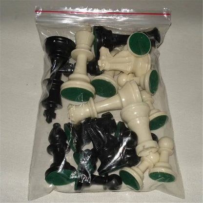 32 Medieval Chess Pieces/Plastic Complete Chessmen International Word Chess Game Entertainment Black&White 64/77mm