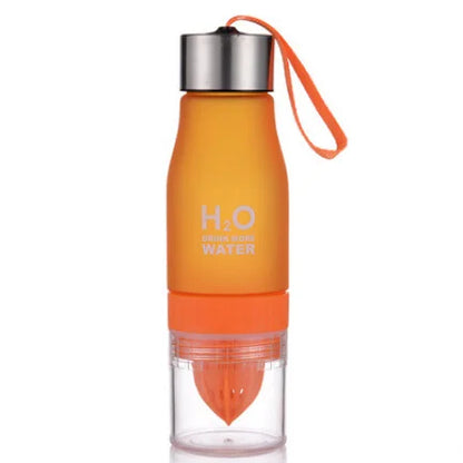 Hot ! 2022 Xmas Gift 650ml Water Bottle Plastic Fruit Infusion Bottle Infuser Drink Outdoor Sports Juice Lemon Portable Kettle