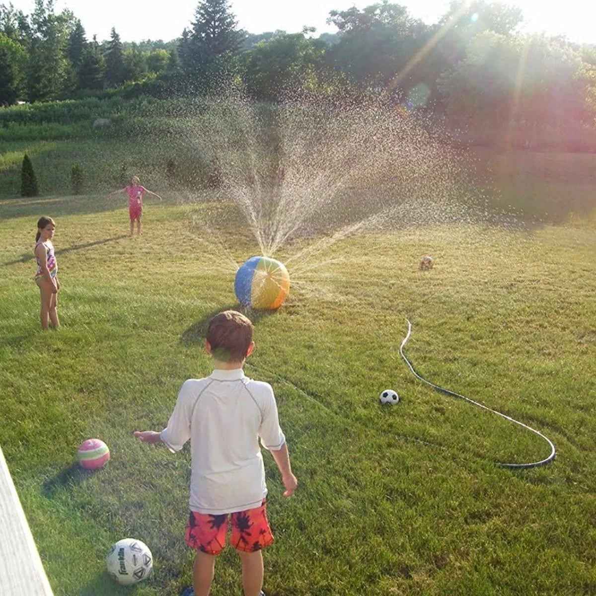 Funny Inflatable Spray Water Ball Kids Water Sprinkler Ball Summer Outdoor Swimming Pool Beach Play the Lawn Balls Playing Toys