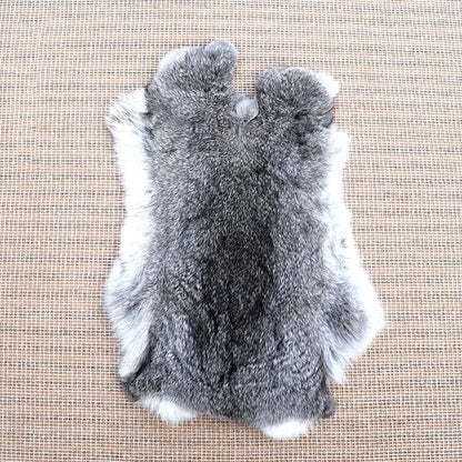 Faux Rabbit Fur White Fur Sale by Whole Piece Fluffy Rabbit Pelts Clothing Accessories Faux Fur for Blanket Carpets