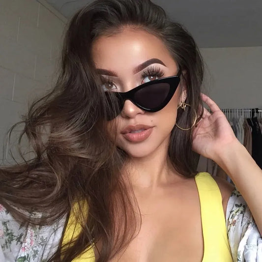 New Retro Fashion Sunglasses Woman Brand Designer Vintage Cat Eye Black White Sun Glasses Female Lady UV400 Oculos