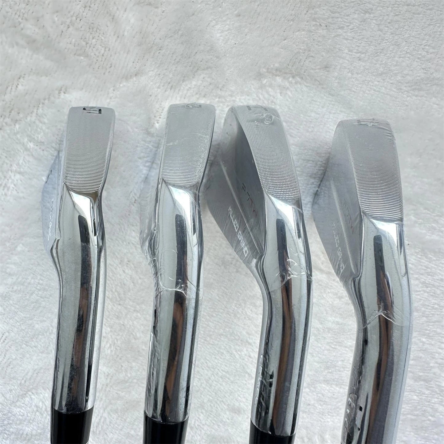 New Golf Irons P7TW Irons Golf Club Set Tour Long Distance Forged Hollow Design Men's Irons Complete Set