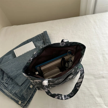 Trendy All Saints' Day Skull Print Decoration Women's Handbags Large Capacity Shoulder Bag Messenger Bag for Outings Halloween