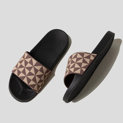 New Summer Women Soft Thick Sole Home Bathroom Anti-Slip Slippers Cool Fashion Sandals Top Beach Slippers Couples Outdoor Slides