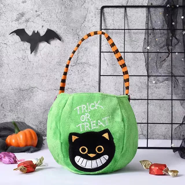 Halloween Party Prank Candy Tote Bag Pumpkin Candy Bag Trick or Treat Velvet Candy Orange Pumpkin Bag Scene Decoration Gift Bag